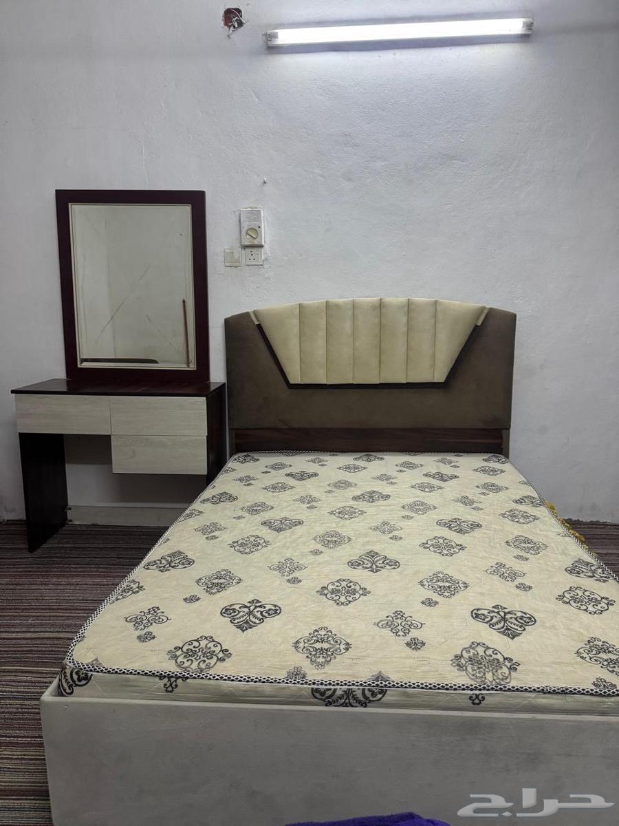 Bed, haircut, and order64521822935939111