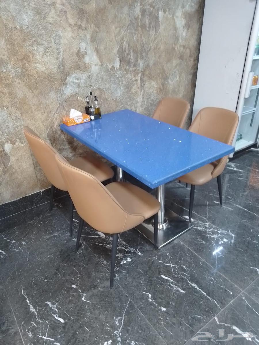 Tables with chairs64525787608449110