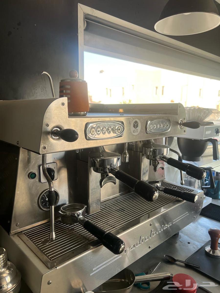 ماكينة قهوة مع طاحونة نظيفة جدا تم العمل عليها شهرين تقريبا64524005878786113