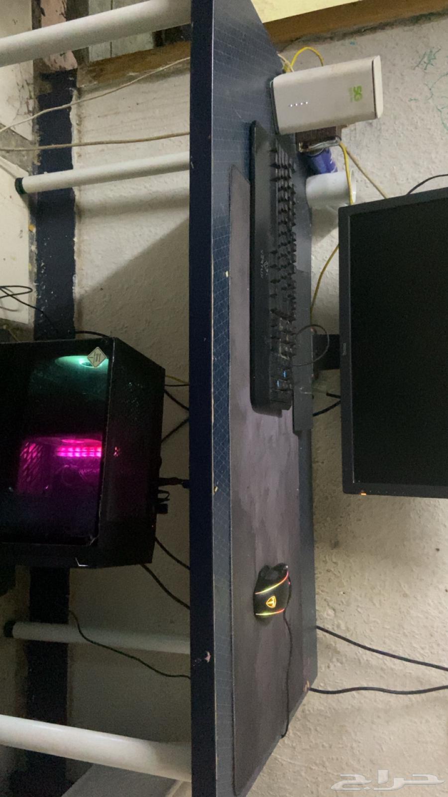 Gaming PC with monitor, table, and all accessories64529576771075113