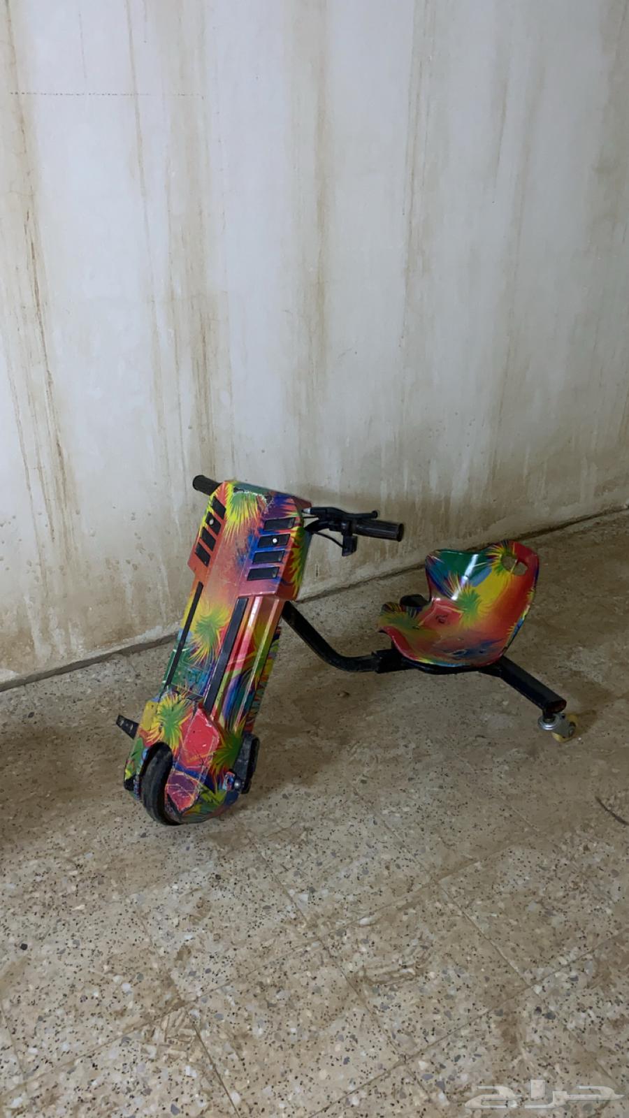 Incomplete drift scooter missing battery, rear tires, and key64531519351553110