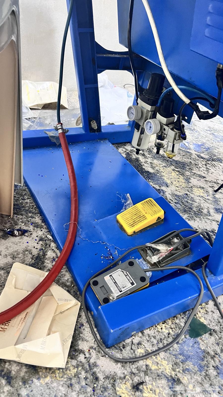 موجود مكينه تطريز ومعها ماطور هواء للبيع64533291622274114