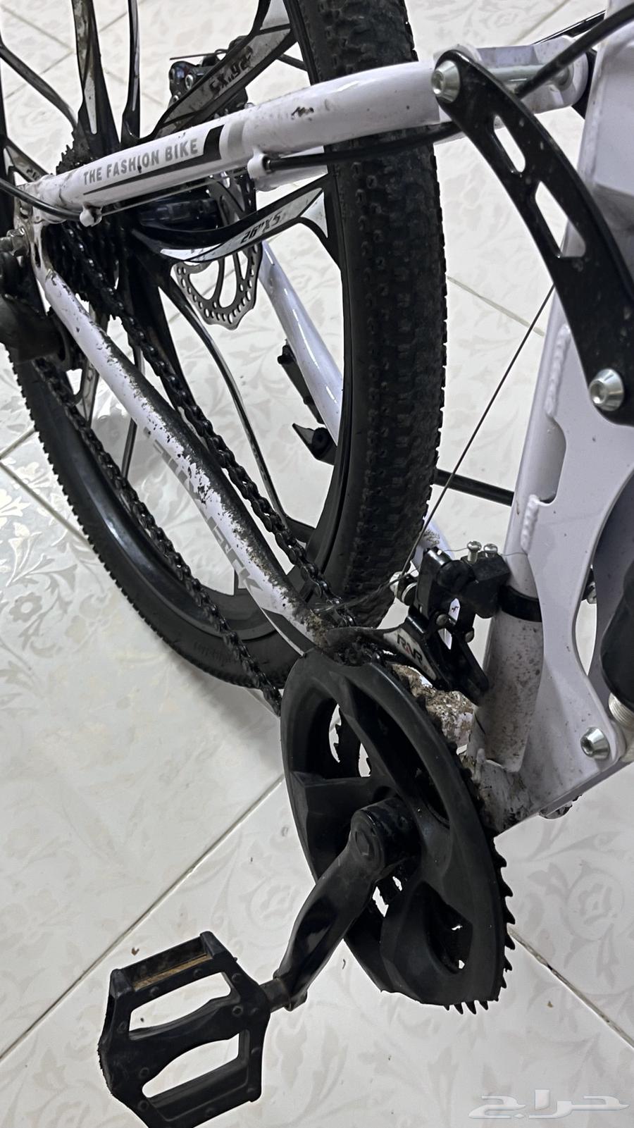 A bicycle with a heavy, light or medium gear system64532961180929113