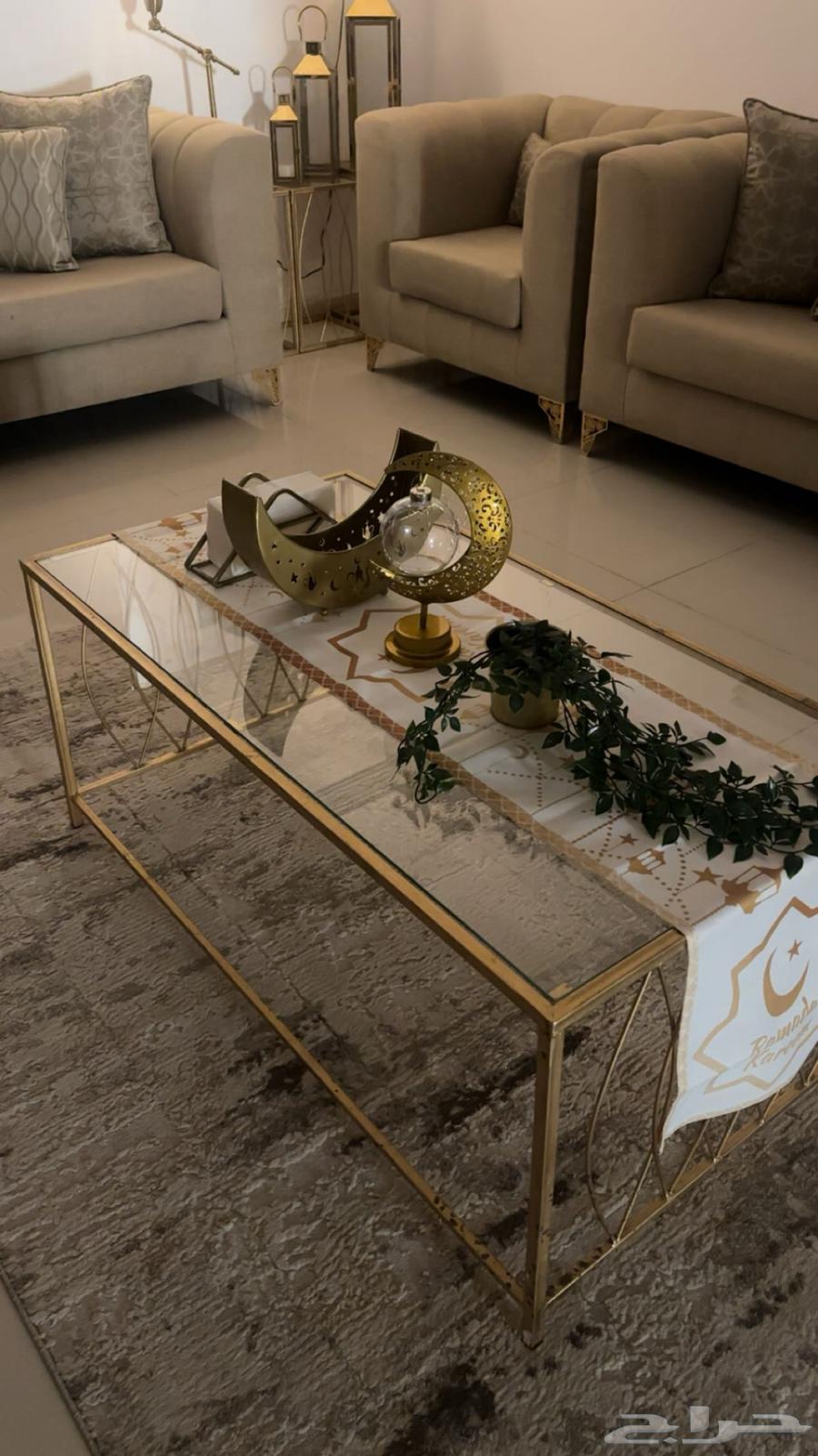 كنب للبيع مع الطاولات استخدام سنة واحدة فقط64531645960066110