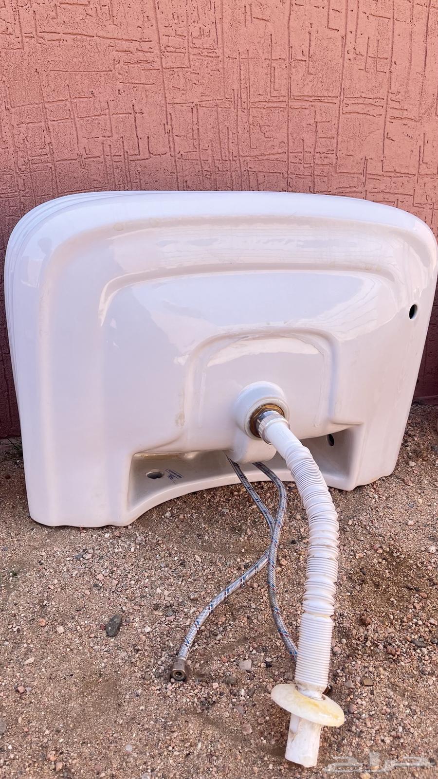 مغاسل شبه جديده خزف السعودي 2 ب الخلاطات عليه ضمان سنتين64534844479619112