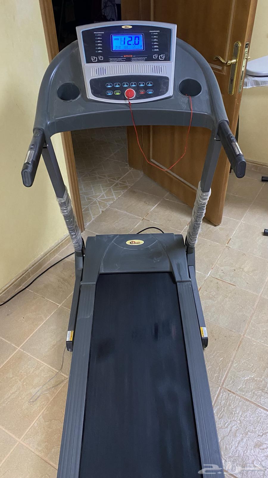 Treadmill for sale, clean, used once64534915363713111