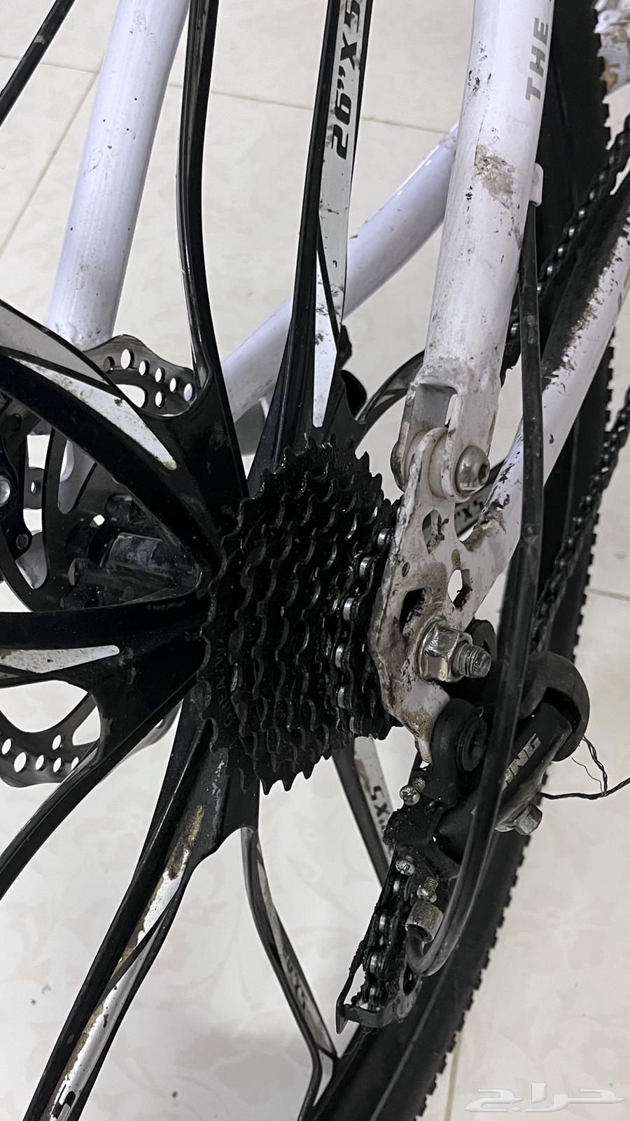 A bicycle with a heavy, light or medium gear system64532961180929112