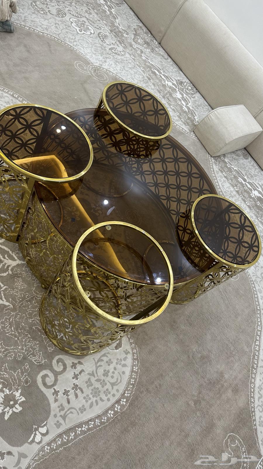 طاولة كبيرة معا اربع طاولات صغار64532663729283111