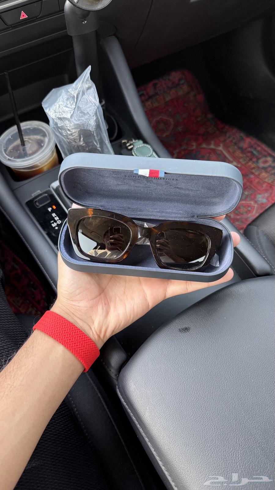 نظارتين تومي هيلفيغر نسائيه64528879219586112