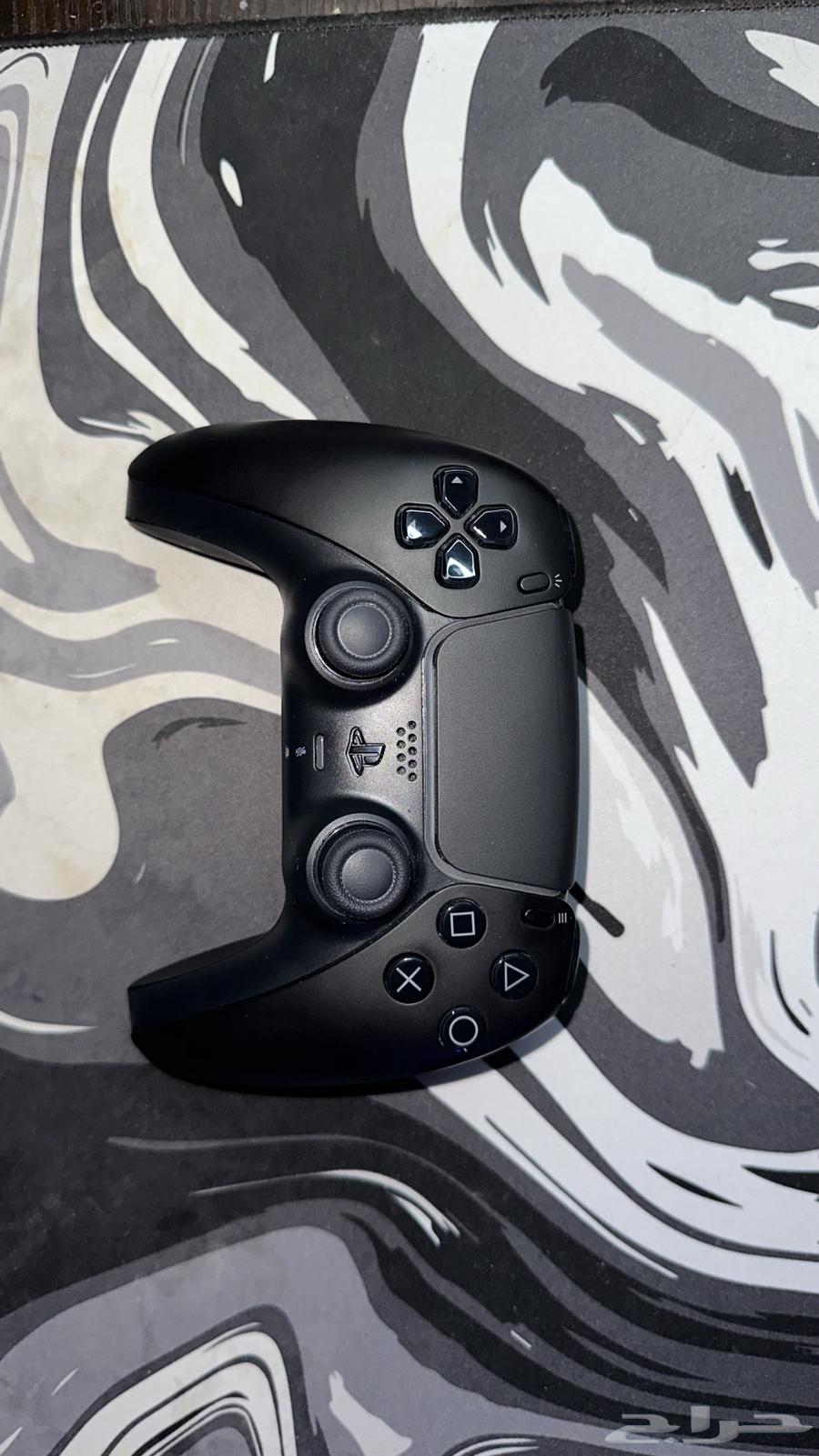 يد سوني 5 للبيع استخدام قليل جد ا64529292410625110