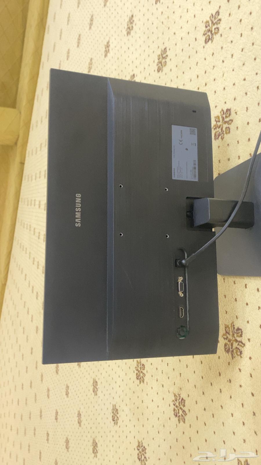 شاشة قيمنق 60فريم الجديدة بس فيها الخدوش ما تضر وقت اللعب64530205414145111