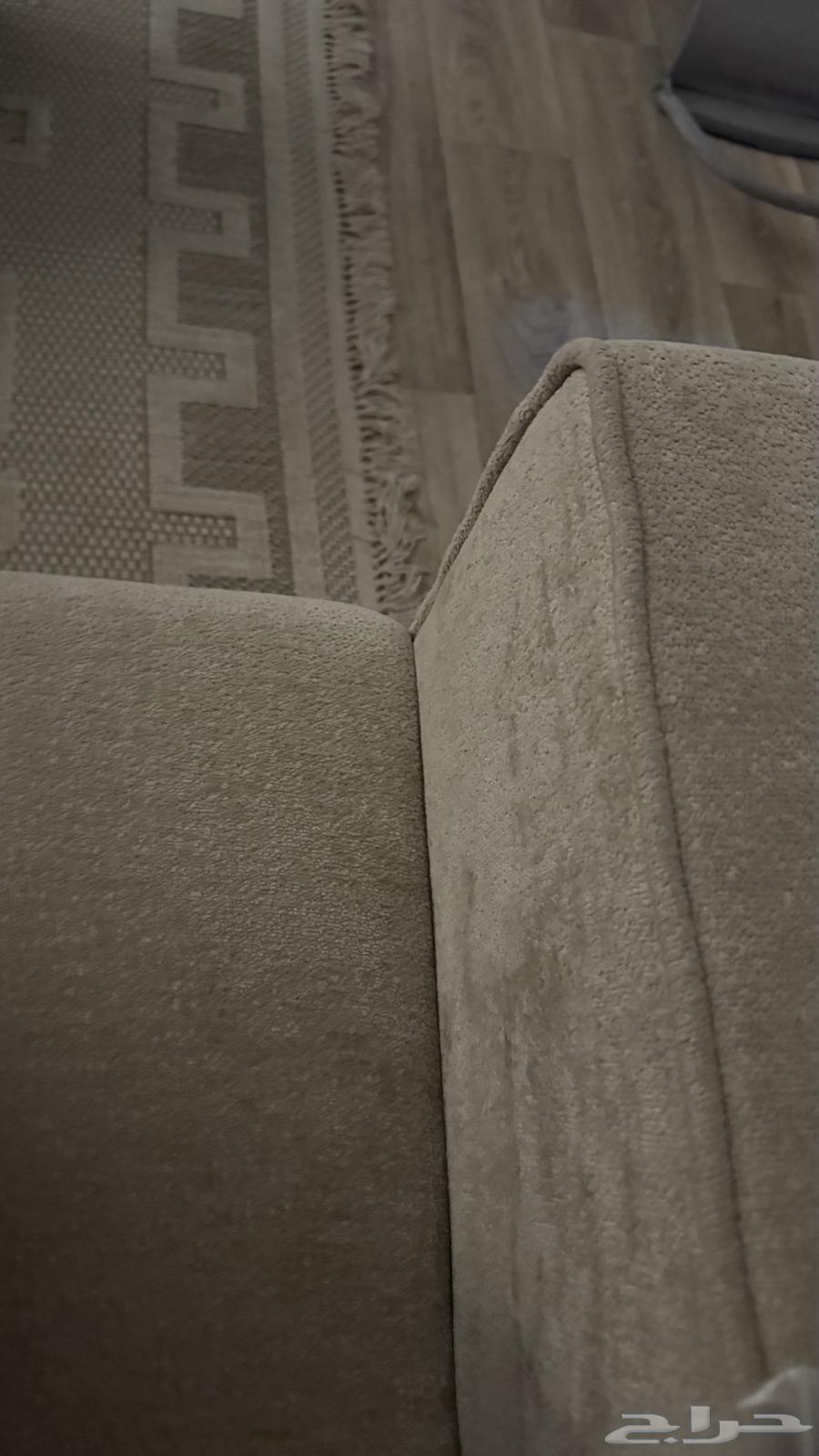 كنب (بيج)جديد بيع بسبب نقل المنزل64528012255618112