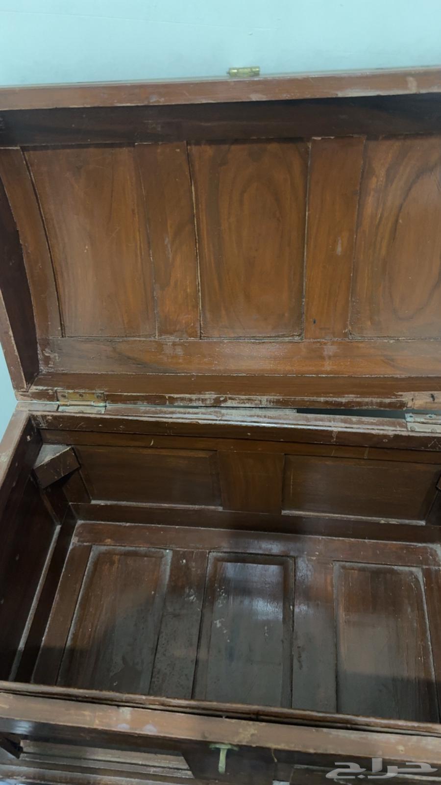 صندوق خشبي قديم وثقيل هندي عمره اكثر من 25 سنه64532480171010112