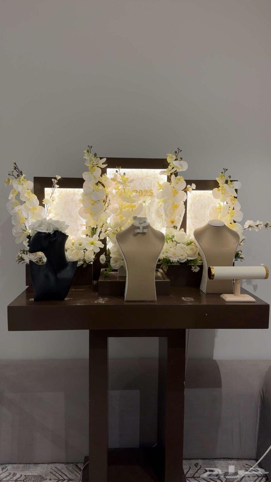 عربية للمناسبات للبيع64531575066114111