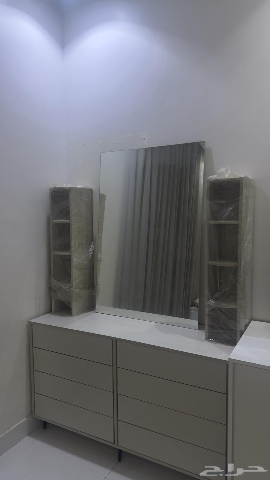 طاوله تسريحه للبيع64529035853825110