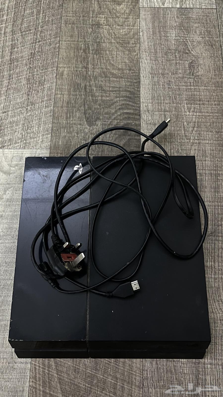 PlayStation 4 device in good condition with 500 GB memory64534635115267111