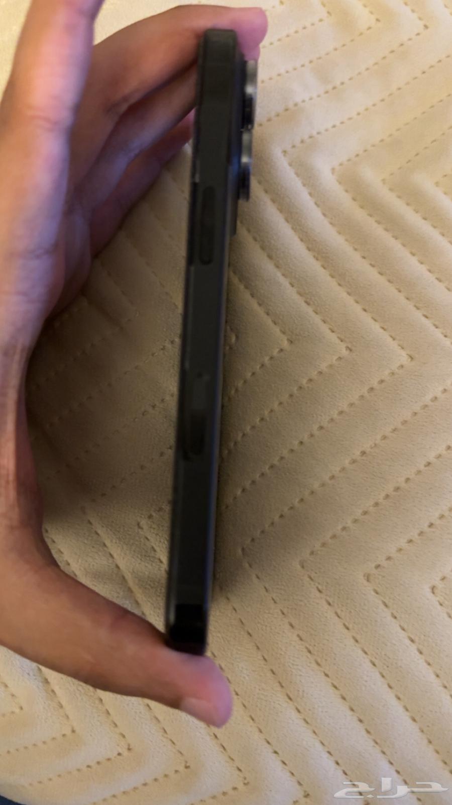 New iPhone 16 Pro, but removed from box64529165111425112