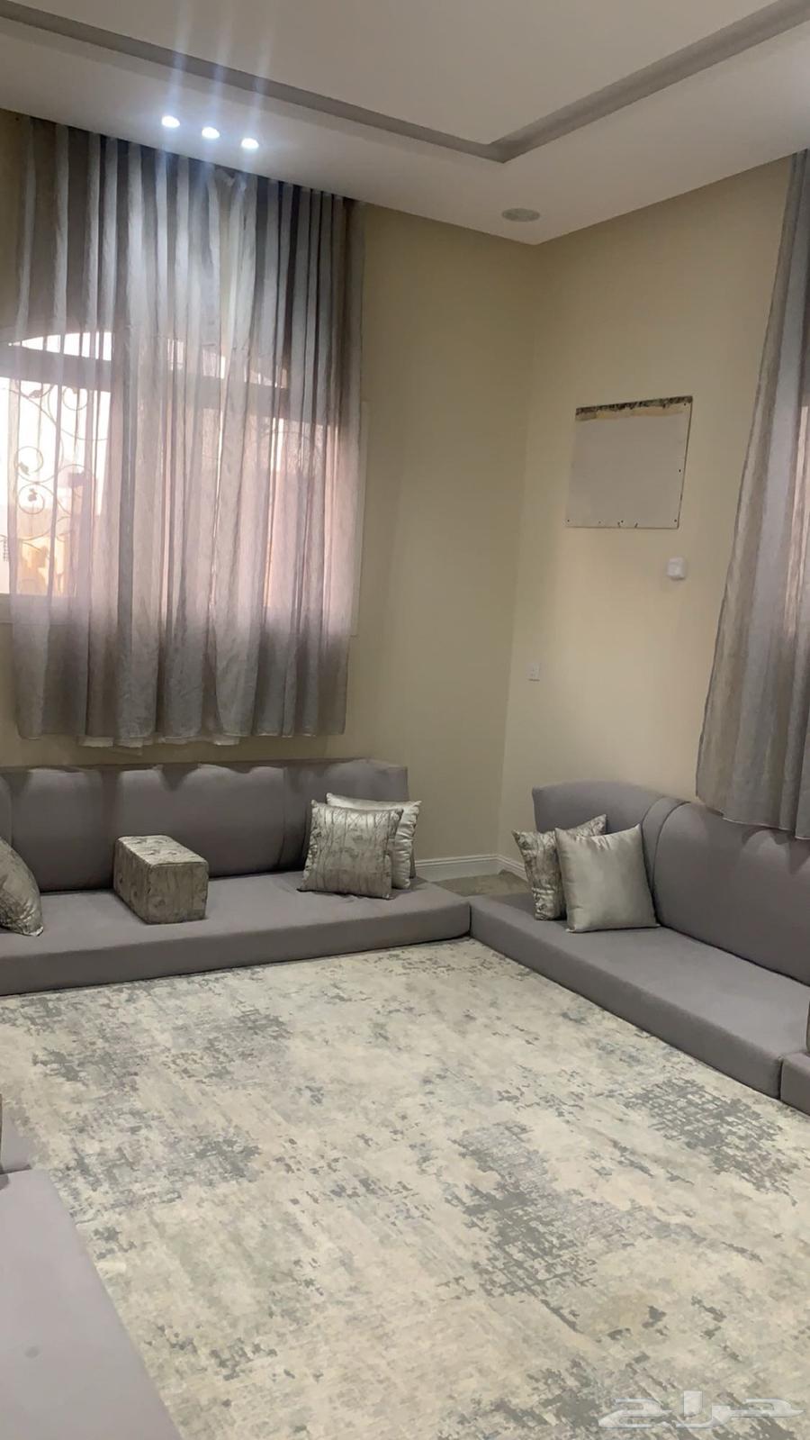 بيع اثاث جلسه ارضيه شبه جديده .64527081065475110