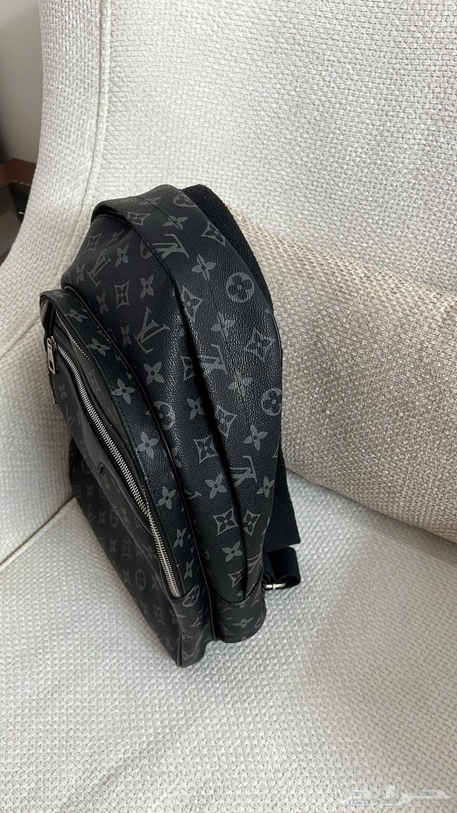 شنطة رجاليه شبه جديده64534887243649113