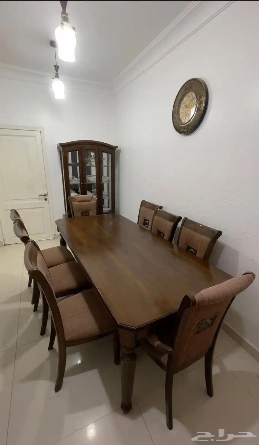 طاولة طعام بثمان كراسي و دولاب64527108971267111