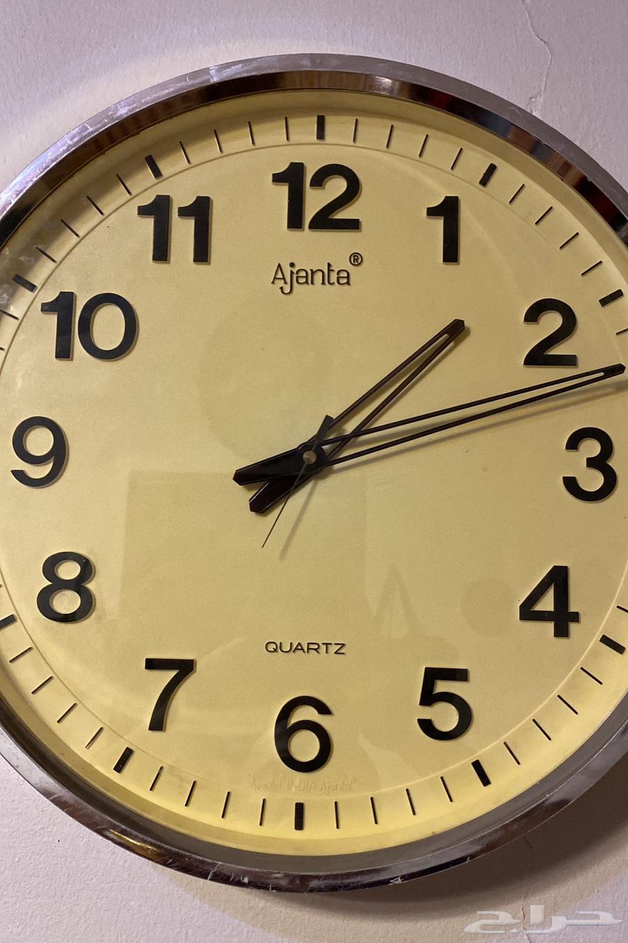 ساعة قديمة تعمل بشكل جيد64529576819969112