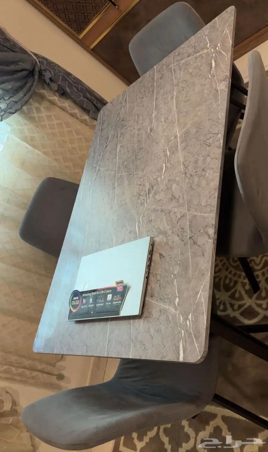 Dining table64533606321793112