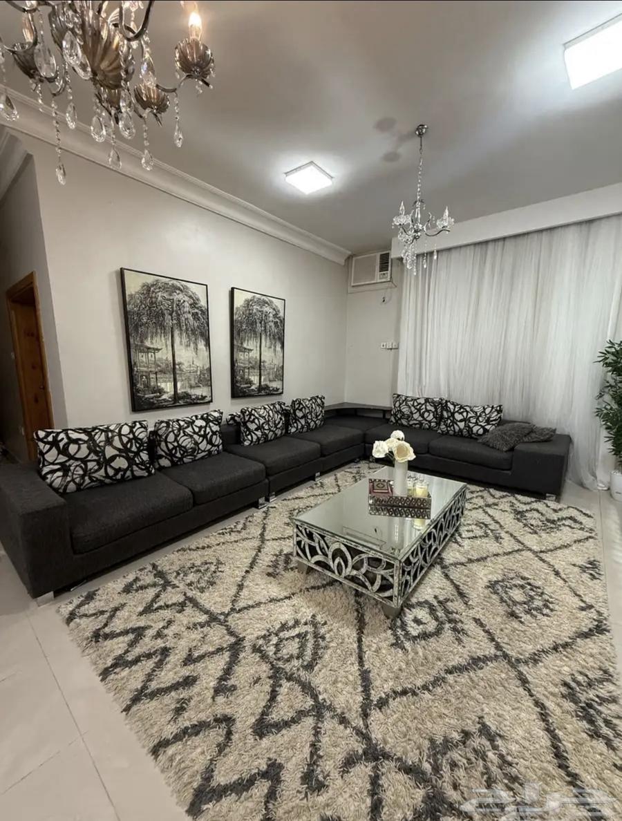 كنب وطاولة للبيع64533902514691110