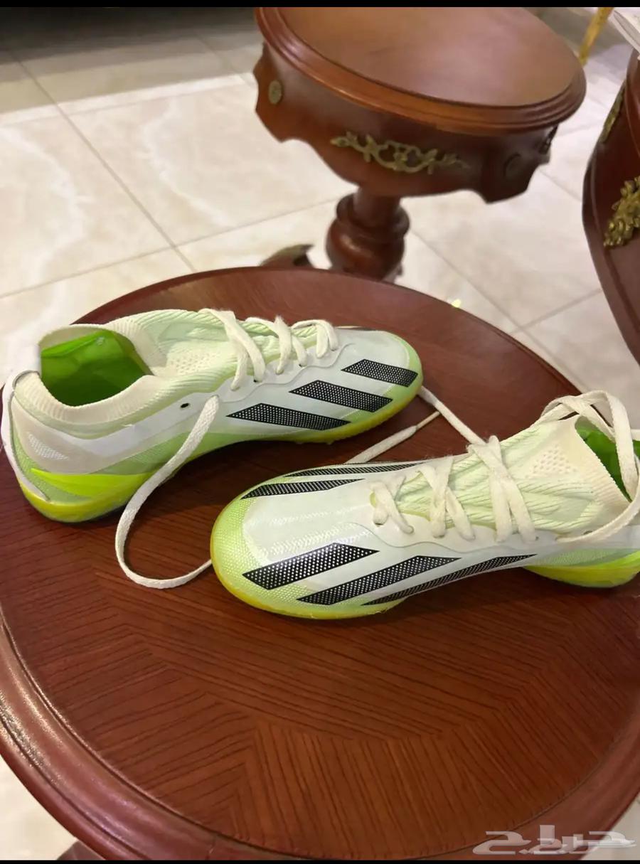 جزمه ايداداس نظيفه جدا استخدام مره وحده64529533983618110