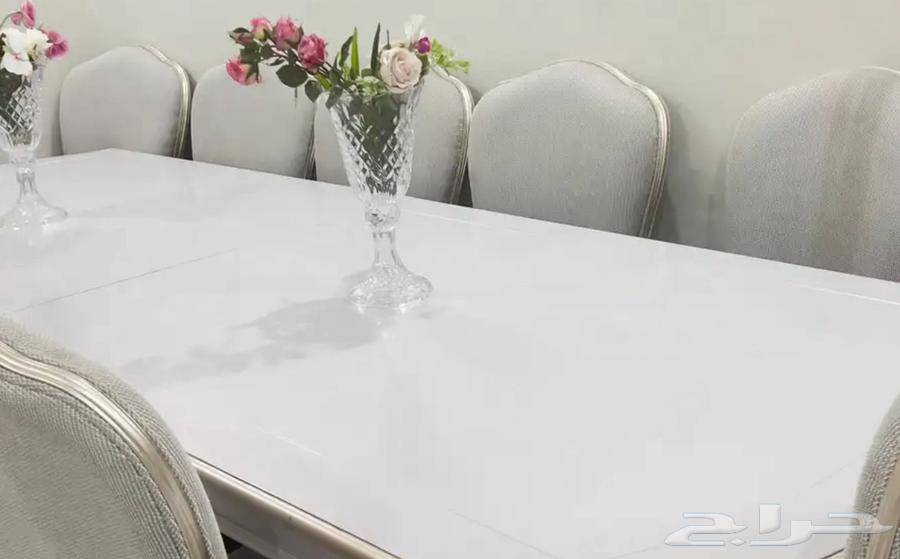 Dining table64533818102915110