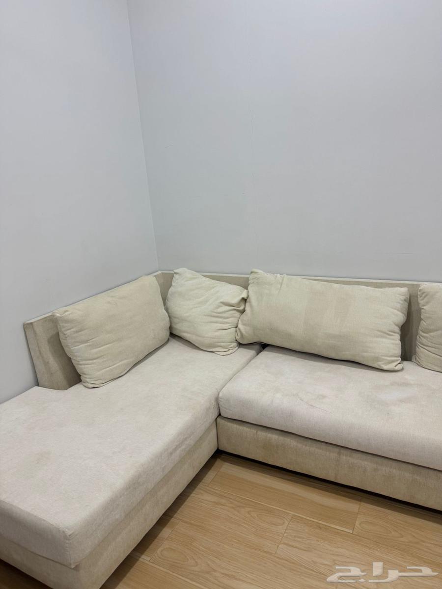 U-shaped sofa with space for 3 - 4 - 264532579264131112