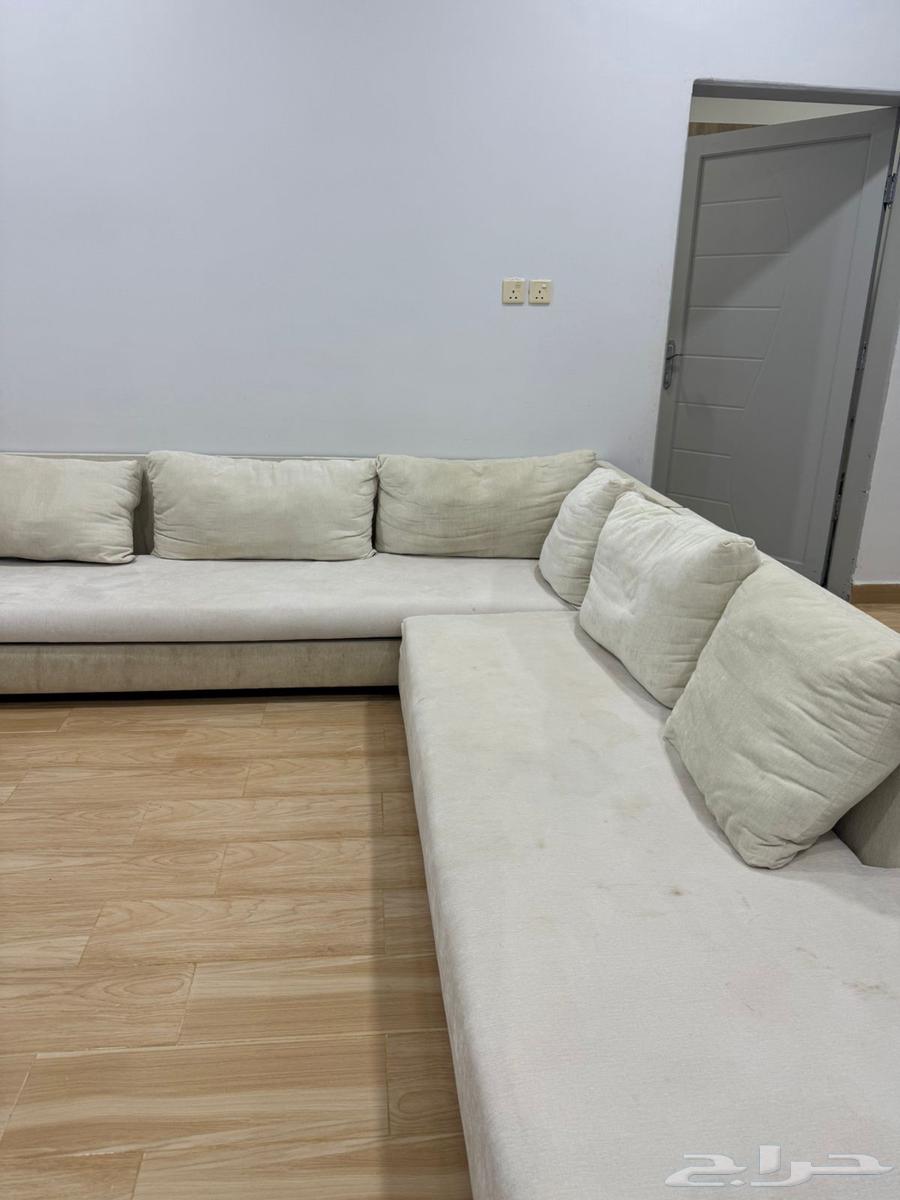 U-shaped sofa with space for 3 - 4 - 264532579264131111