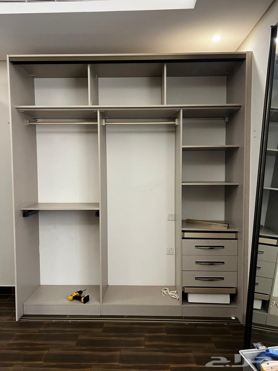 عدد ثلاثه دولاب ثلاث فتحات سحاب مريا وجزامه وخزنه كلها مريا64530036806019110