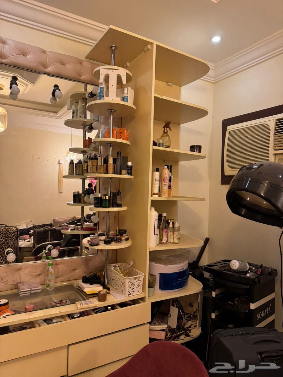 دولاب لغرفة استديو ميك أب ارتست64533606269187113