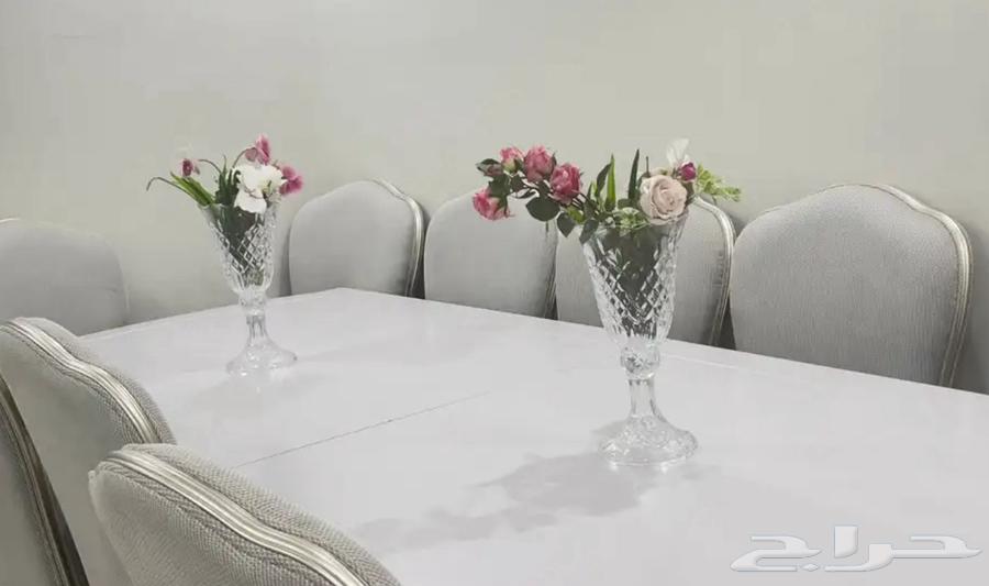 Dining table64533818102915111