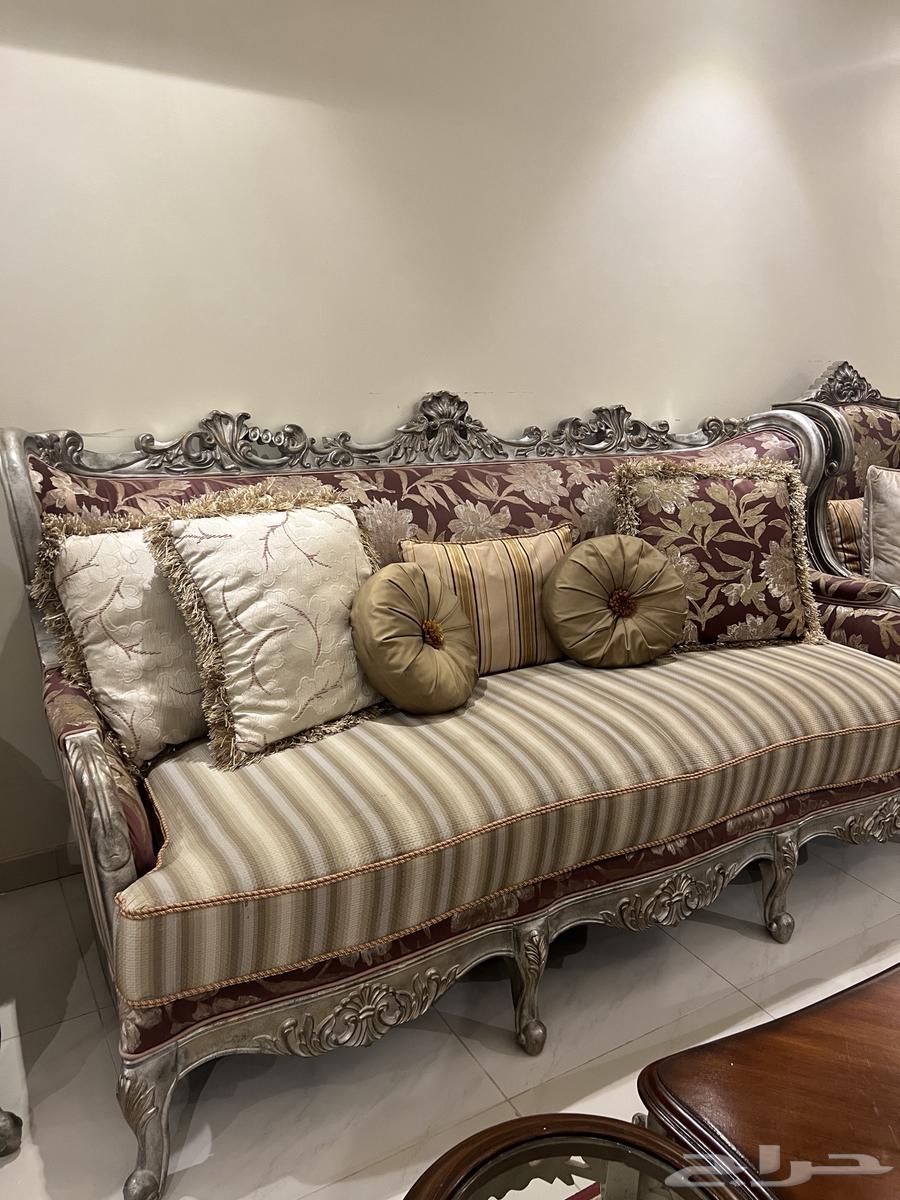 Formal sofa with tables64534775400195110