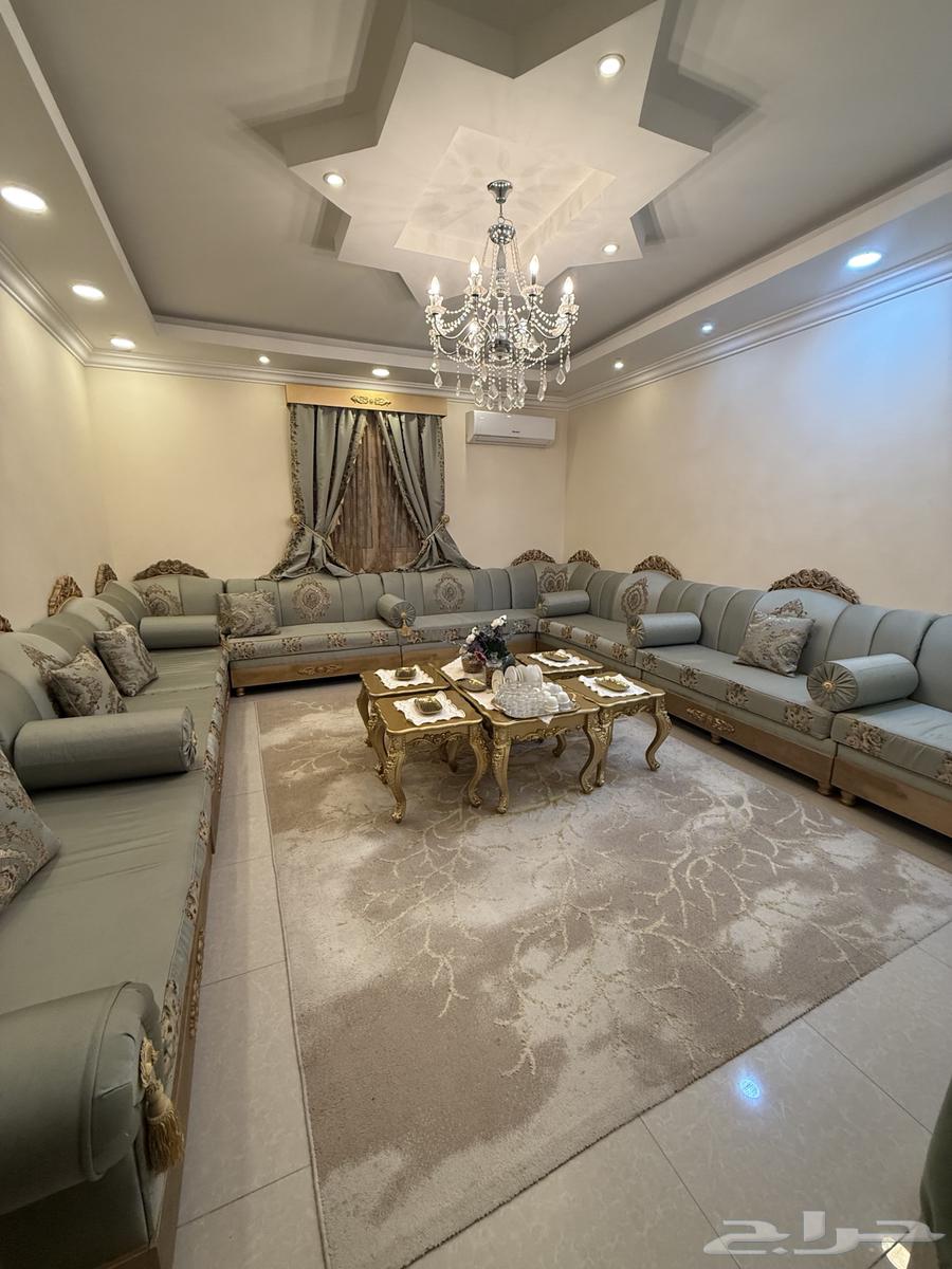 Clean used sofa with tables64534816958850110