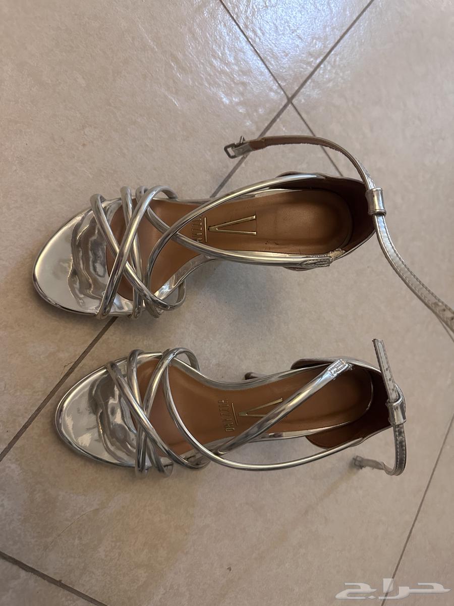 للبيع احذيه وفساتين64530219491331110