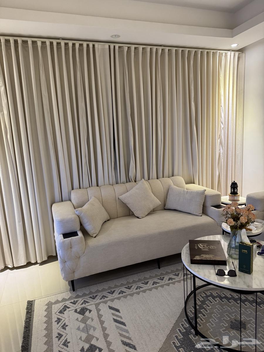 Very clean used furniture set, only one month of use64532762377090113