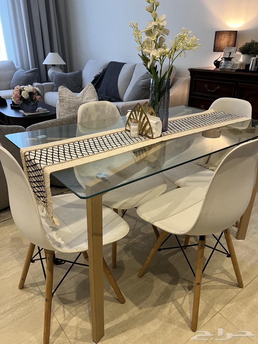 Dining table64527628386433110