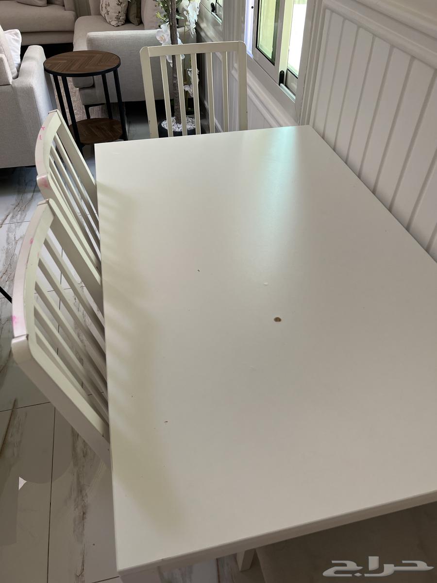 للبيع طاولة طعام مستعملة مع 4 كراسي64530107087873110