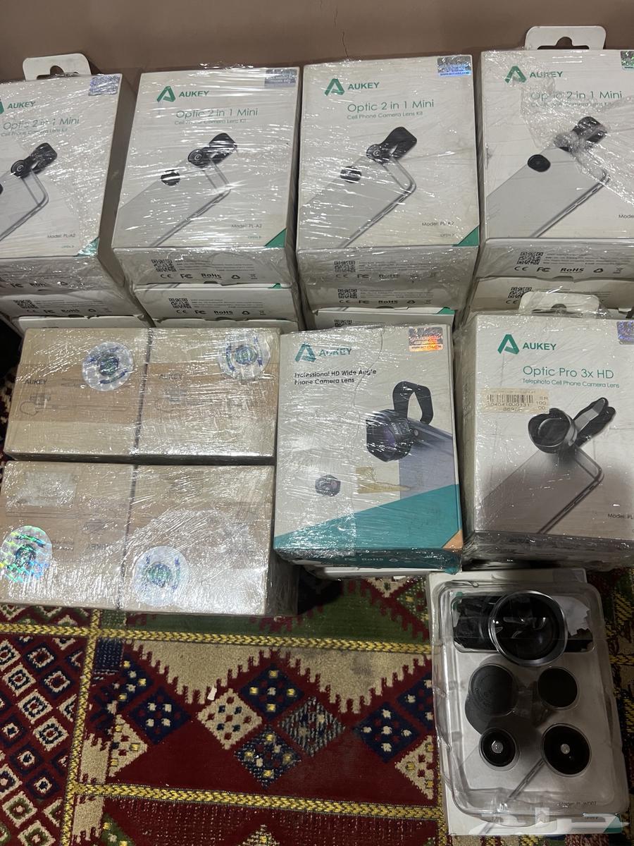 Mobile Zoom Cameras That Attach to Phones, Images Show Shape and Size64535069747842111