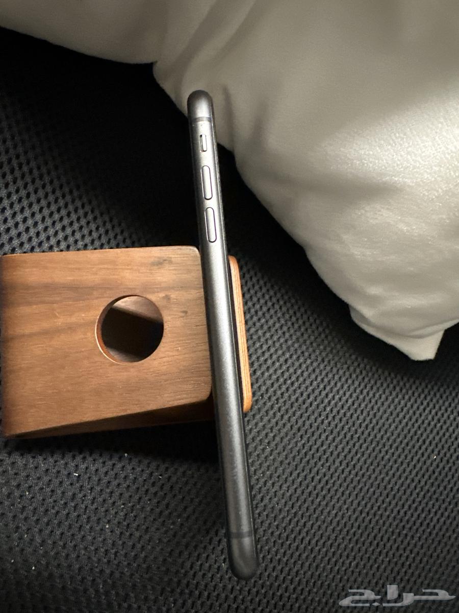 ايفون 11 العادي نظيف جدا  64 جيجابايت64529980807426114