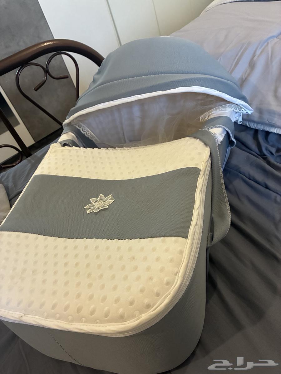 للبيع شيالة اطفال نظيفة كانها جديدة64531449131393110