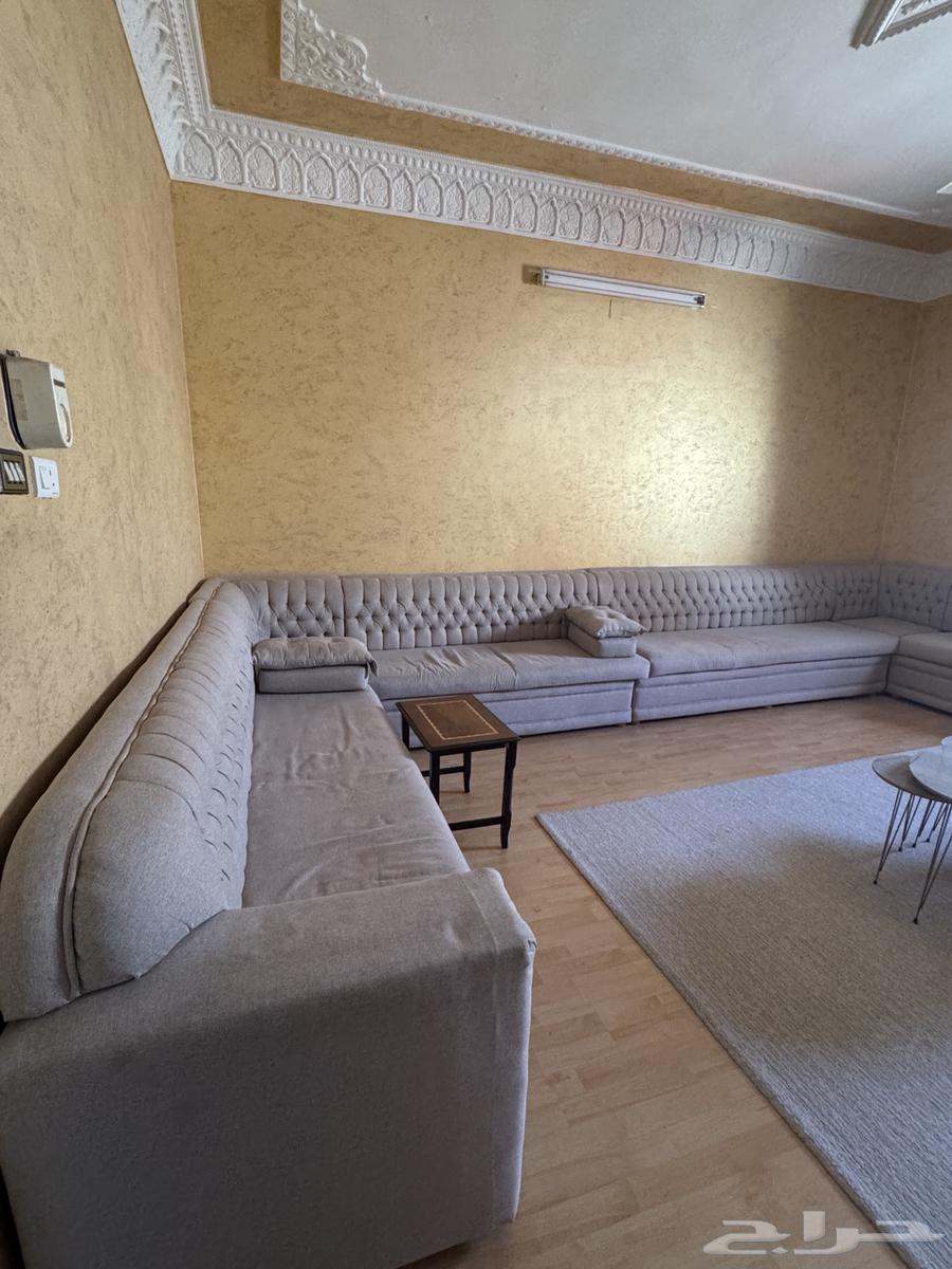 كنب شبه مستعمل   4 5 اللون بيج   نظيف64531491146371110