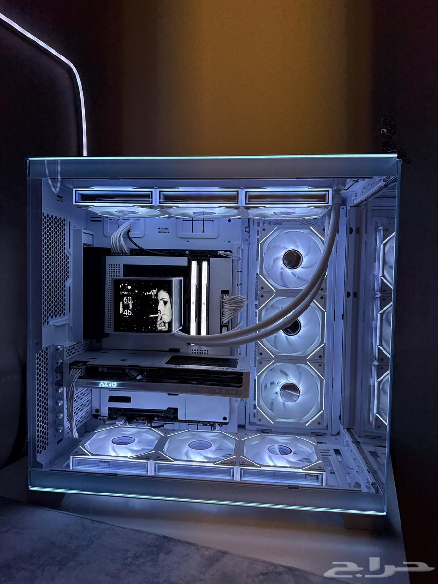 بي سي قيمنق باللون الأبيض للبيع64532550953602110