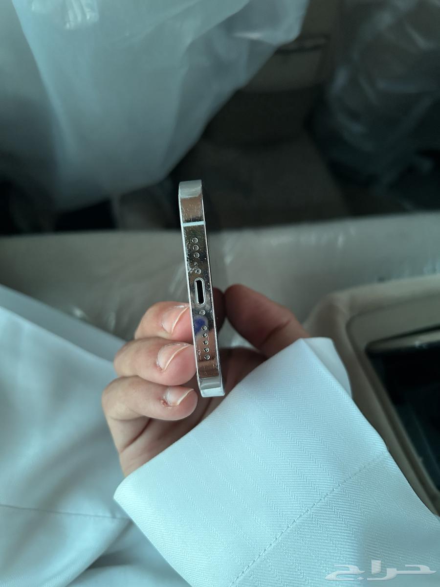 ايفون 13برو نضيف64529562397571111