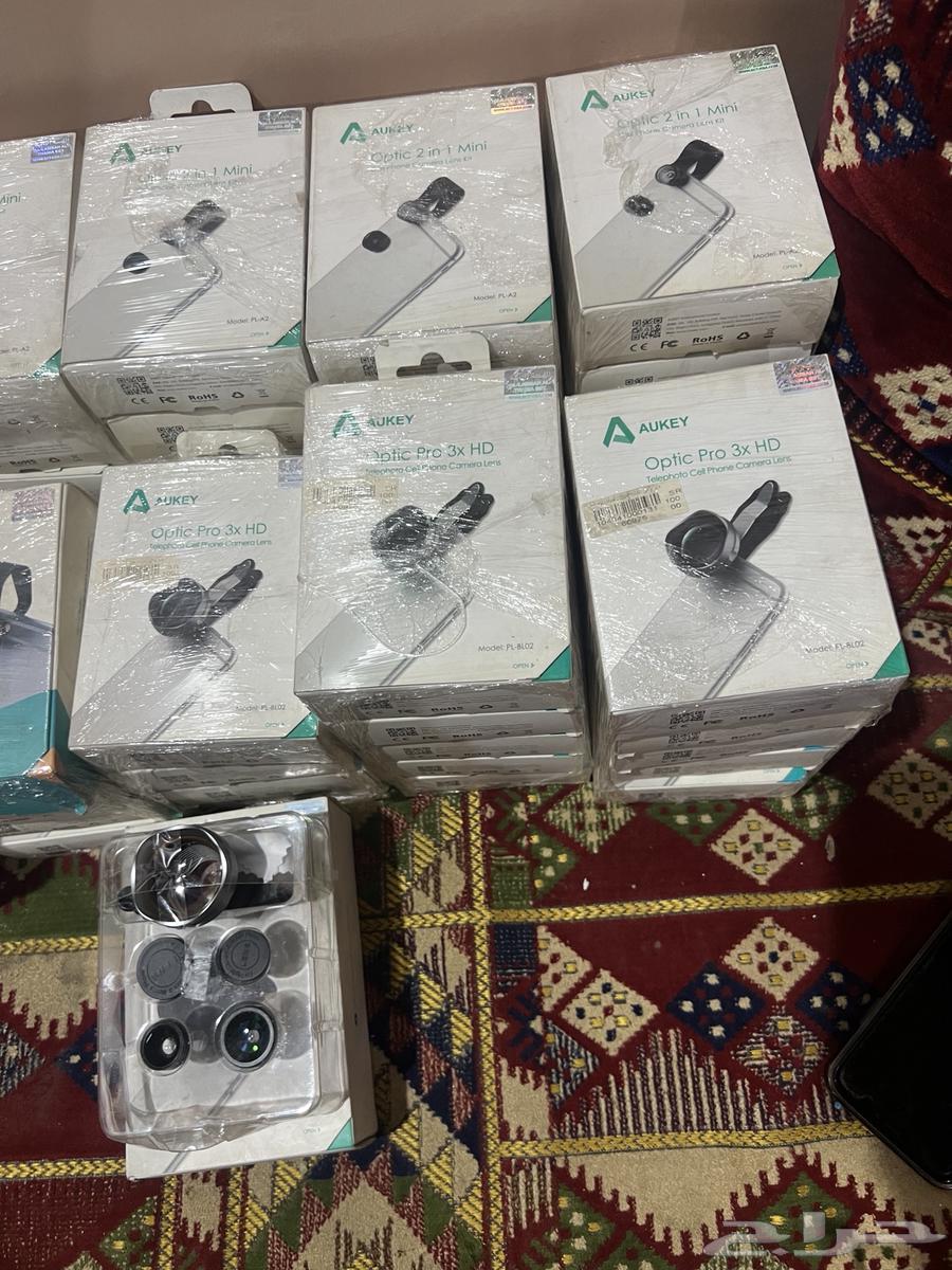 Mobile Zoom Cameras That Attach to Phones, Images Show Shape and Size64535069747842113