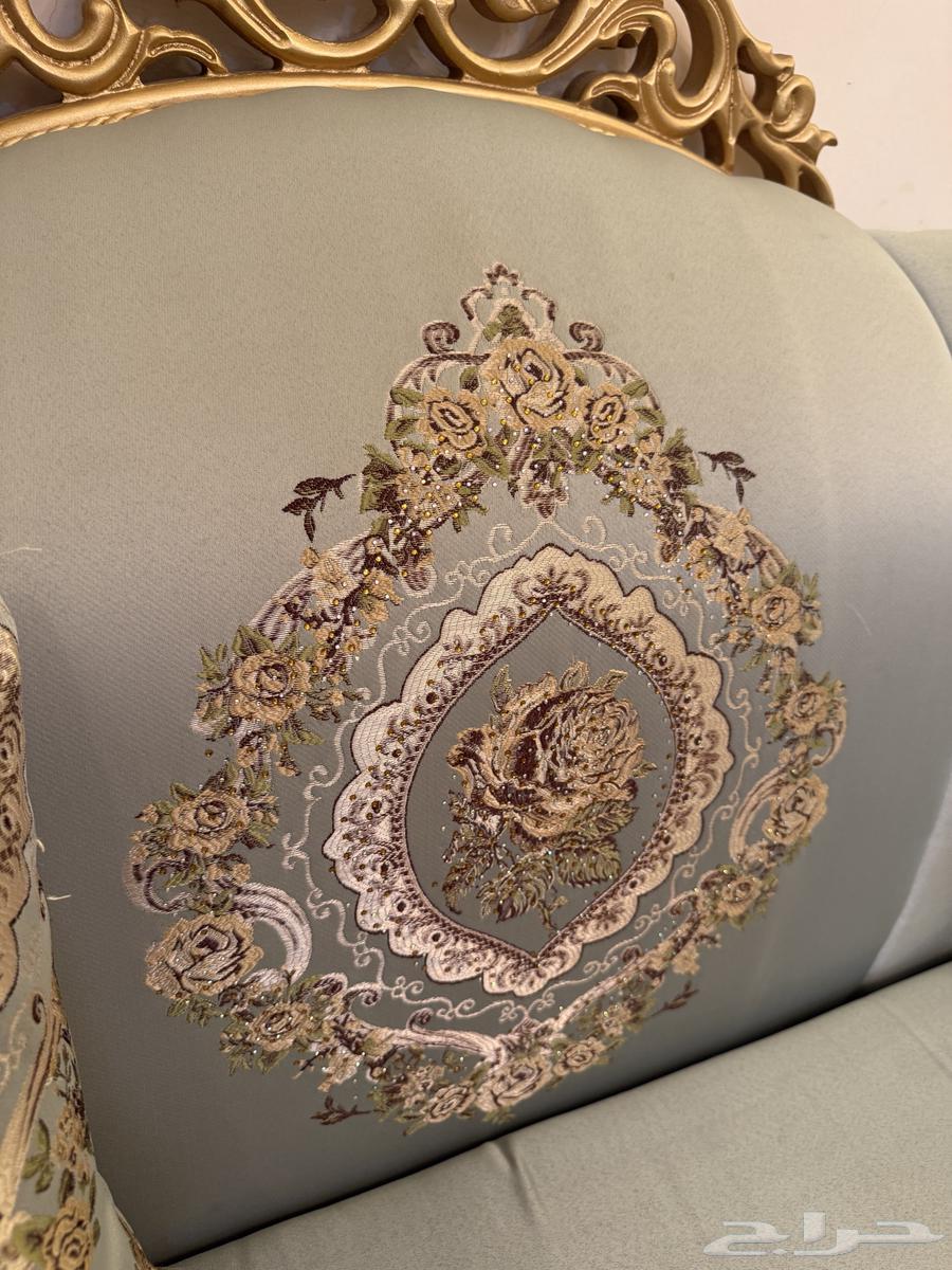 Clean used sofa with tables64534816958850112