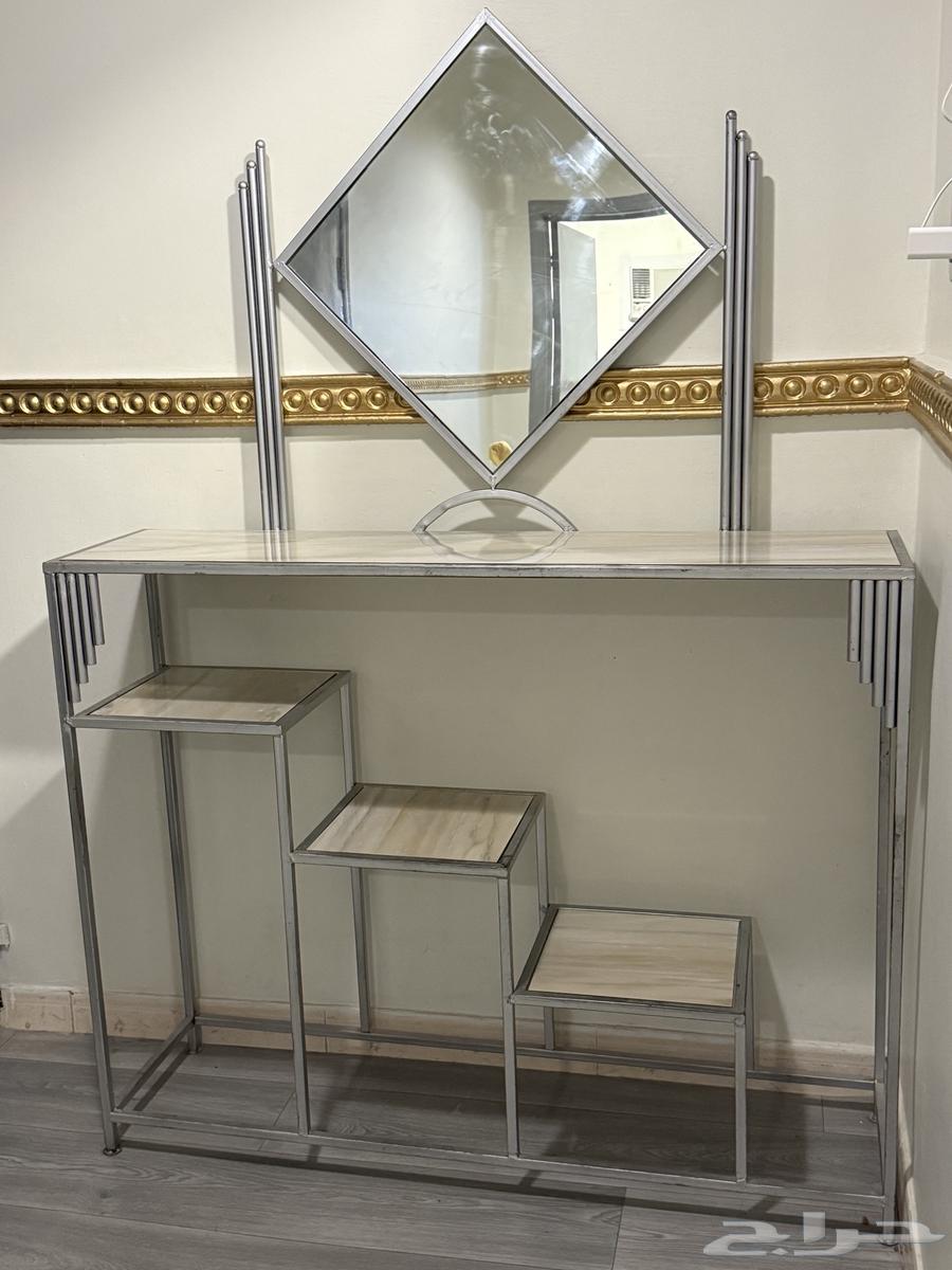 طاولة مدخل شبه جديده64529741025026110