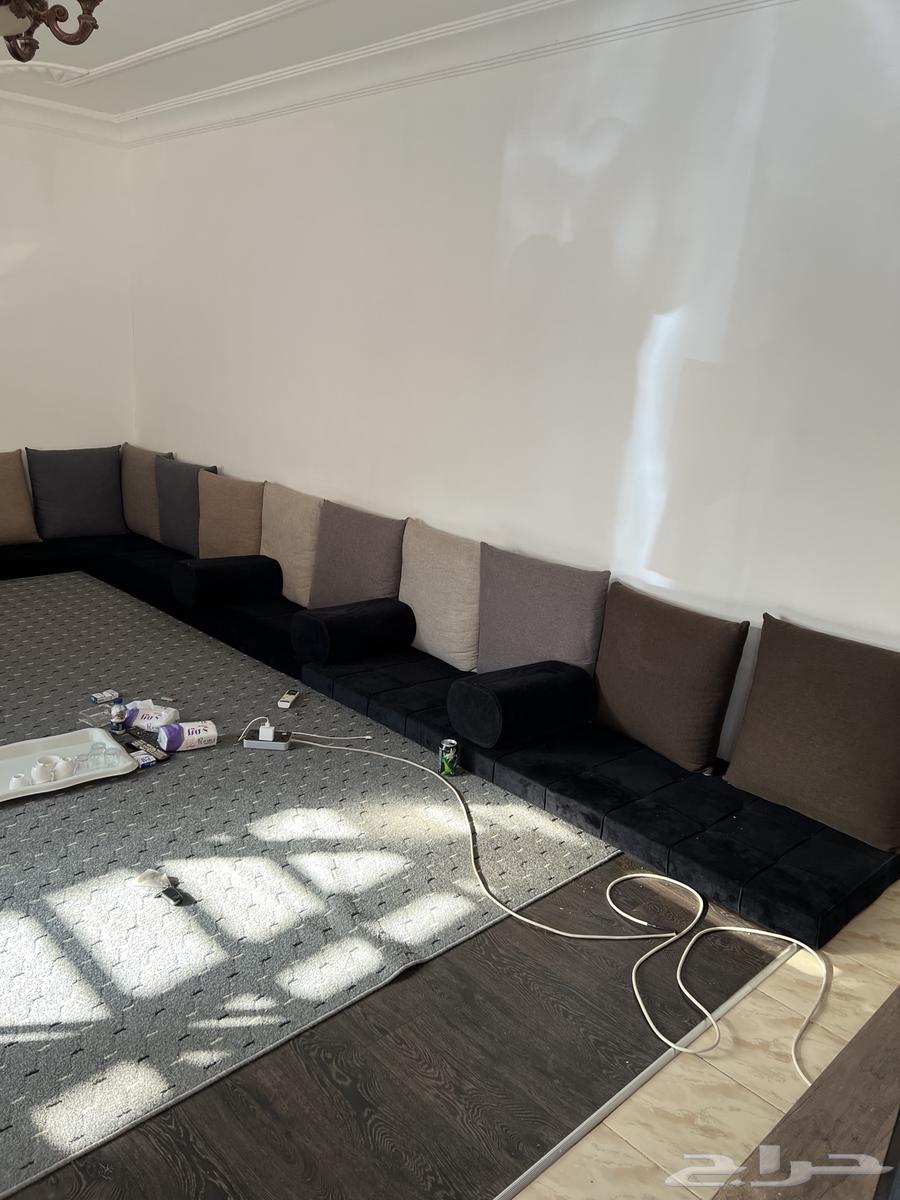 New 5 by 4 sofa no issues, contact64528579703170110